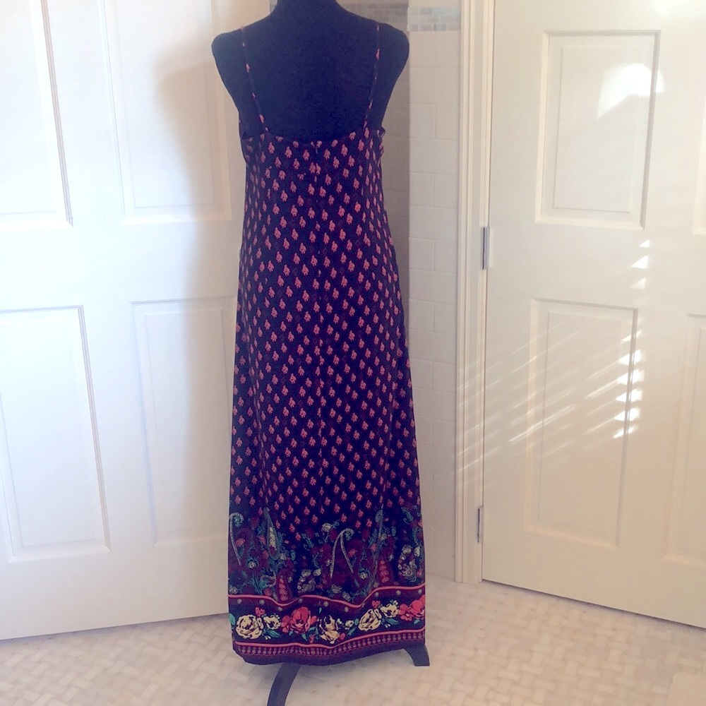 Rampage maxi halter dress, size 11. Excellent preowned condition. - Picture 2 of 6